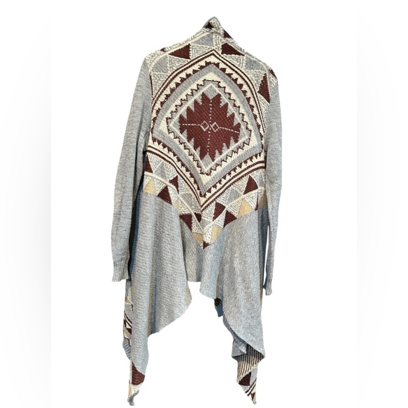 Beautiful waterfall Aztec sweater - Picture 5 of 5